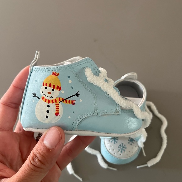 Little Tootsies Hand Painted Winter Shoes - Picture 2 of 7
